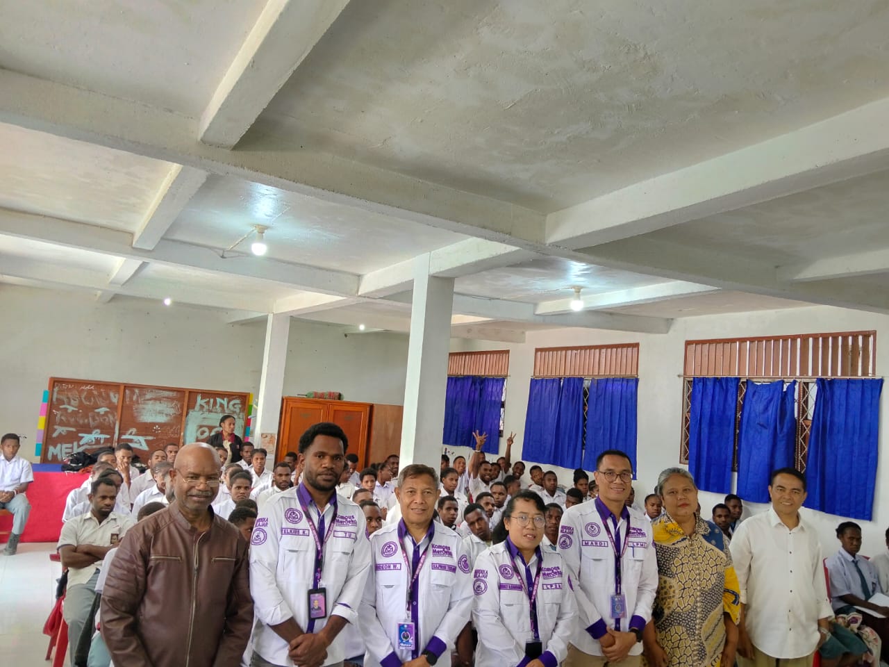 STT Arastamar Wamena Bekali Siswa dan Guru SMK Yapesli tentang Karakter Digital dan Etika Bermedia
